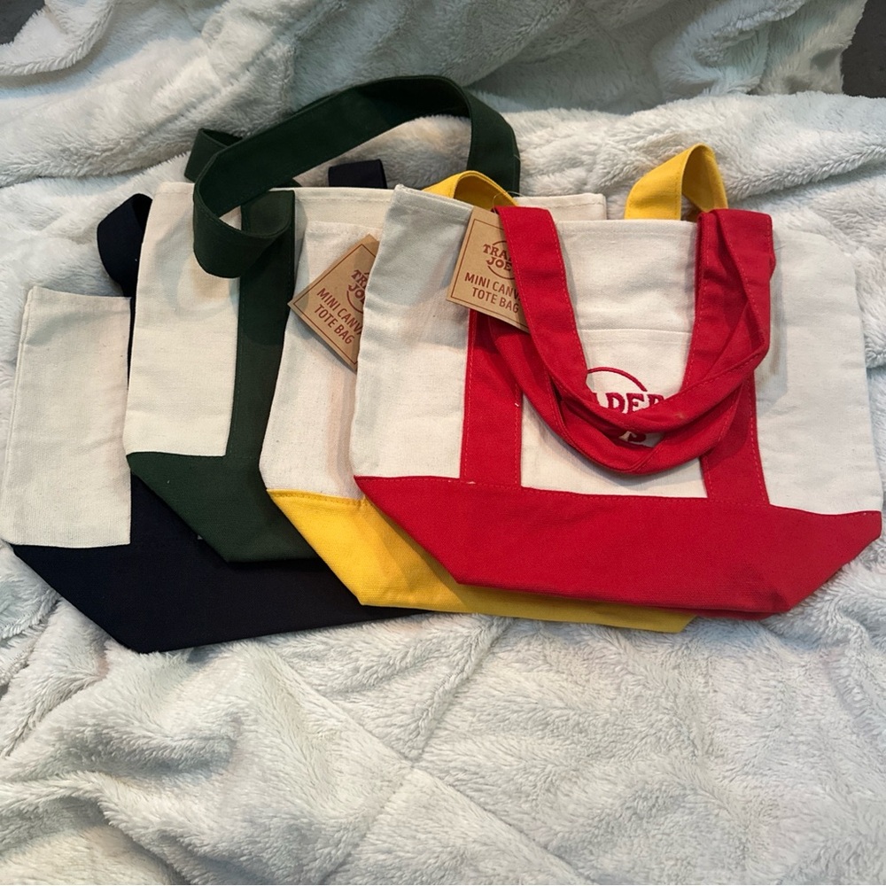 Trader Joe’s 2025 Holiday Mini Canvas Tote Bag Full Set of 4